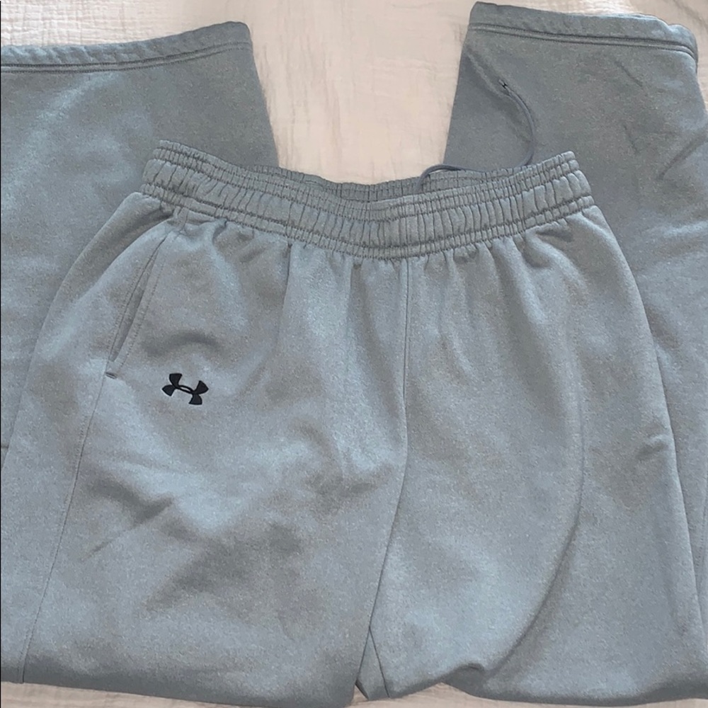 grey under armour sweatpants